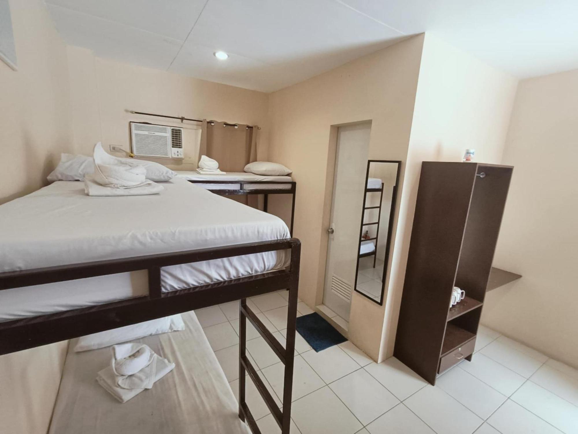 Claytown Pension House Dumaguete City ภายนอก รูปภาพ