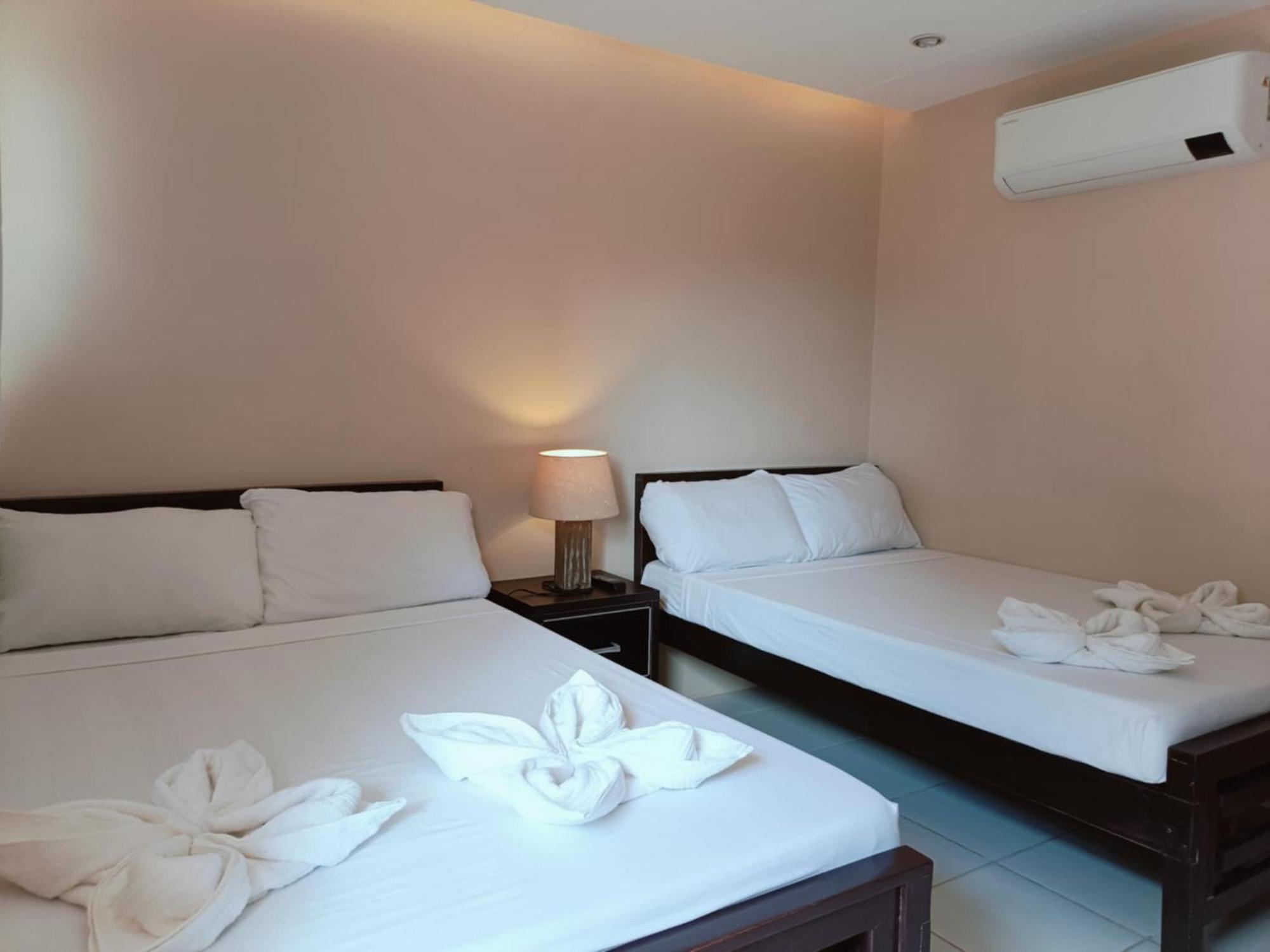 Claytown Pension House Dumaguete City ภายนอก รูปภาพ