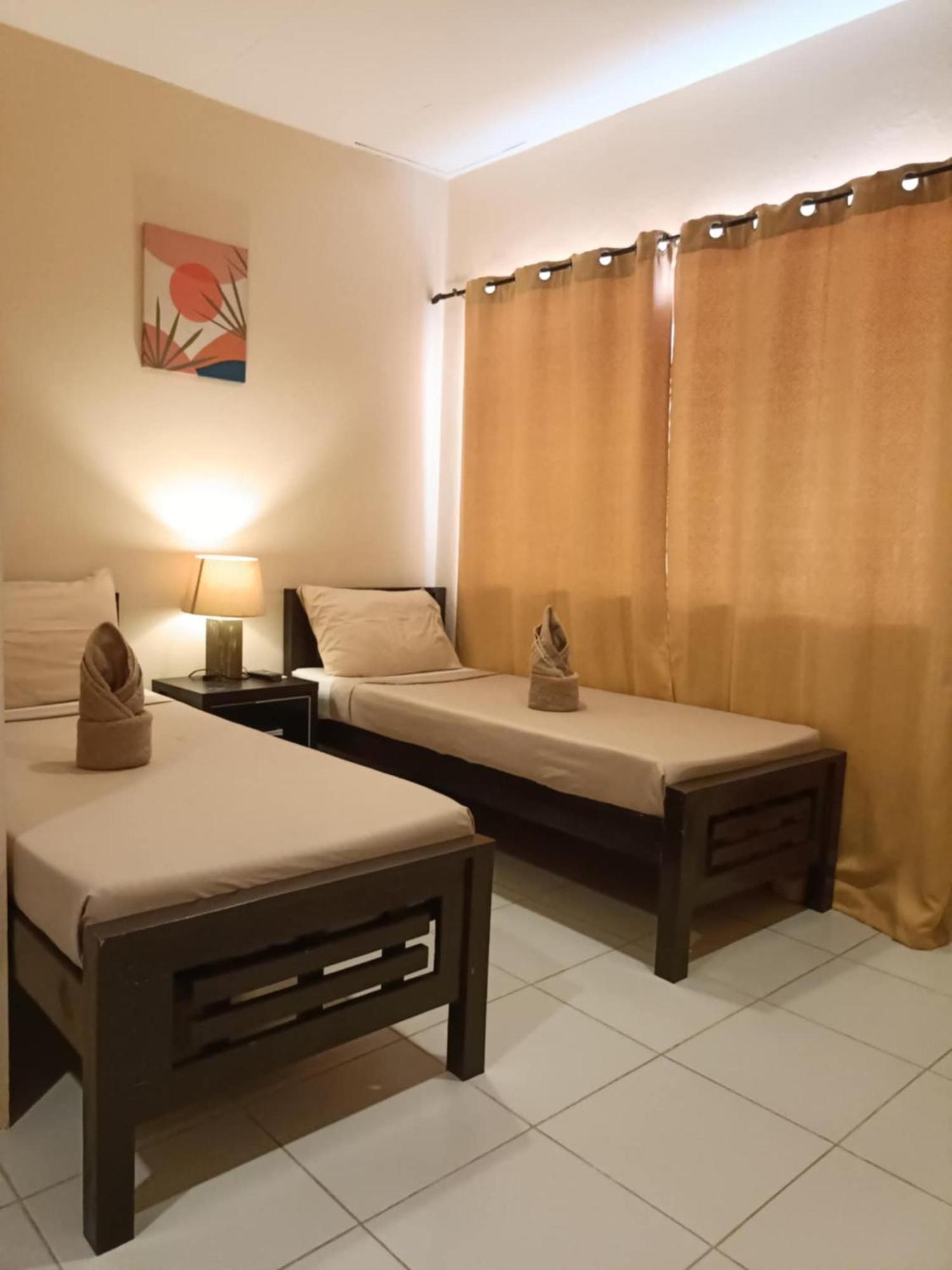 Claytown Pension House Dumaguete City ภายนอก รูปภาพ