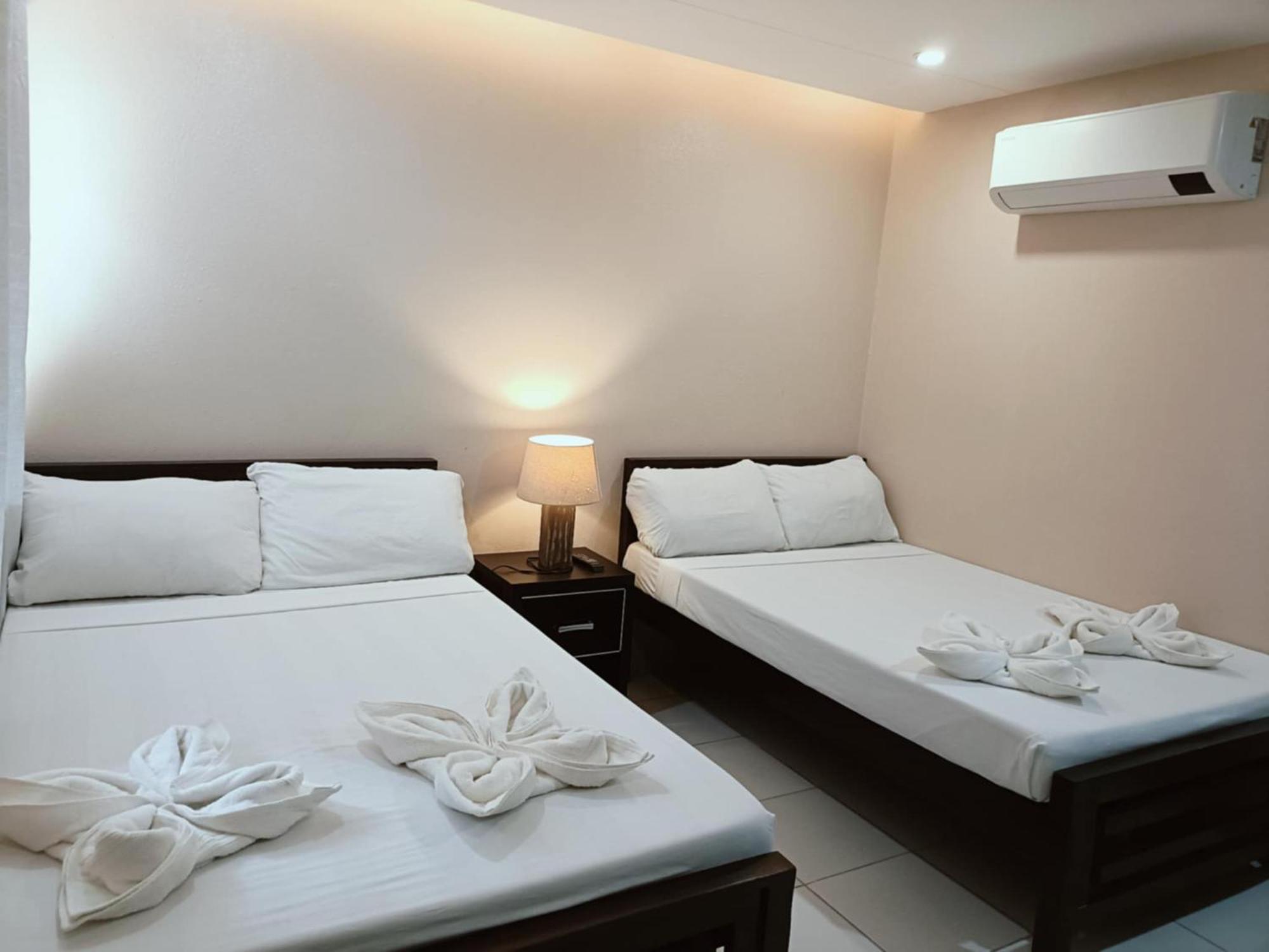Claytown Pension House Dumaguete City ภายนอก รูปภาพ